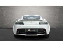 ASTON MARTIN V12 VANTAGE S FINIHSED IN PEARLSCENT WHITE