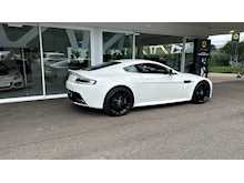 ASTON MARTIN V12 VANTAGE S FINIHSED IN PEARLSCENT WHITE