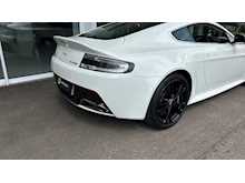 ASTON MARTIN V12 VANTAGE S FINIHSED IN PEARLSCENT WHITE