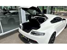 ASTON MARTIN V12 VANTAGE S FINIHSED IN PEARLSCENT WHITE