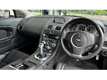 ASTON MARTIN V12 VANTAGE S FINIHSED IN PEARLSCENT WHITE