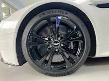 ASTON MARTIN V12 VANTAGE S FINIHSED IN PEARLSCENT WHITE