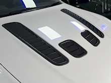 ASTON MARTIN V12 VANTAGE S FINIHSED IN PEARLSCENT WHITE