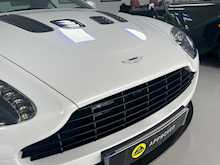 ASTON MARTIN V12 VANTAGE S FINIHSED IN PEARLSCENT WHITE