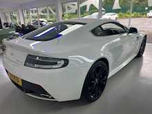 ASTON MARTIN V12 VANTAGE S FINIHSED IN PEARLSCENT WHITE