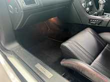 ASTON MARTIN V12 VANTAGE S FINIHSED IN PEARLSCENT WHITE