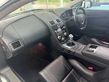 ASTON MARTIN V12 VANTAGE S FINIHSED IN PEARLSCENT WHITE