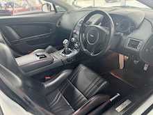 ASTON MARTIN V12 VANTAGE S FINIHSED IN PEARLSCENT WHITE