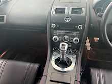 ASTON MARTIN V12 VANTAGE S FINIHSED IN PEARLSCENT WHITE