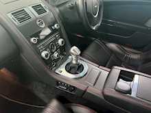 ASTON MARTIN V12 VANTAGE S FINIHSED IN PEARLSCENT WHITE