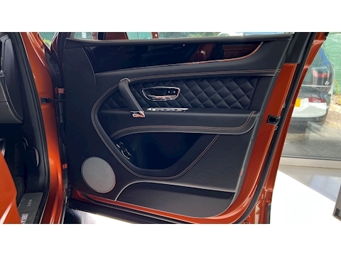 4.0 V8 SUV 5dr Petrol Auto 4WD Euro 6 (s/s) (550 ps)