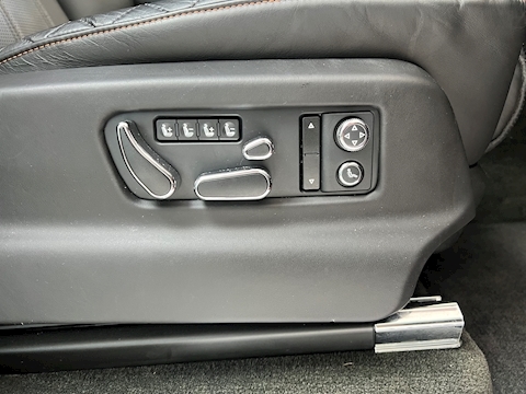 4.0 V8 SUV 5dr Petrol Auto 4WD Euro 6 (s/s) (550 ps)