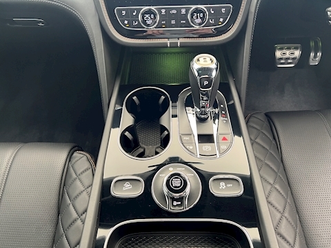 4.0 V8 SUV 5dr Petrol Auto 4WD Euro 6 (s/s) (550 ps)