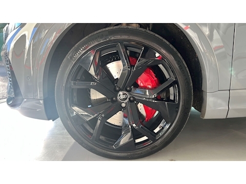 4.0 TFSI V8 Carbon Black SUV 5dr Petrol Tiptronic quattro Euro 6 (s/s) (600 ps)