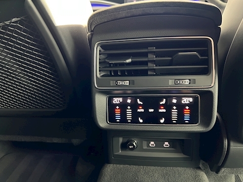 4.0 TFSI V8 Carbon Black SUV 5dr Petrol Tiptronic quattro Euro 6 (s/s) (600 ps)
