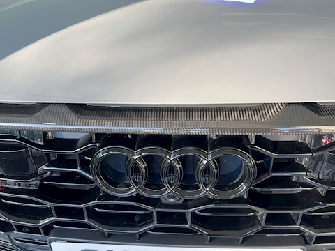 4.0 TFSI V8 Carbon Black SUV 5dr Petrol Tiptronic quattro Euro 6 (s/s) (600 ps)