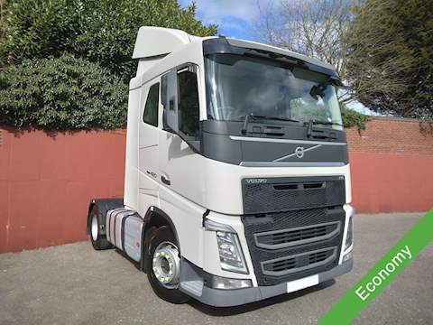 FH 420bhp 4X2 SLEEPER CAB