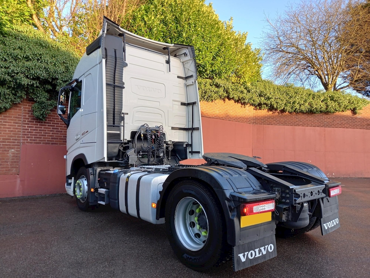 Used 2020 Volvo FH 460bhp GLOBETROTTER 4X2 For Sale In West Yorkshire ...