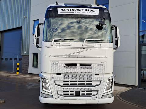 FH460bhp GLOBETROTTER CAB 6X2 MID LIFT PUSHER