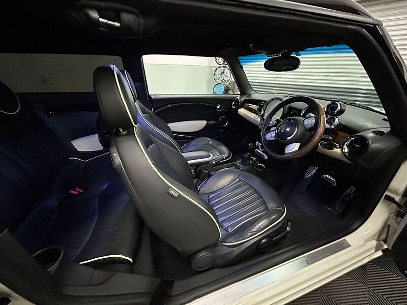 Mini Cooper S Estate 2.0 Automatic Petrol