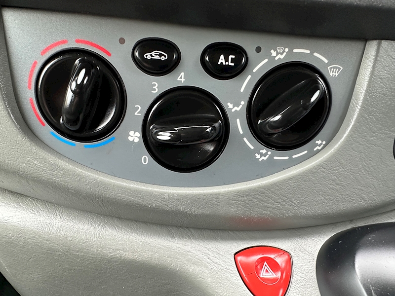 Renault Trafic  MPV 2.0 Automatic Diesel