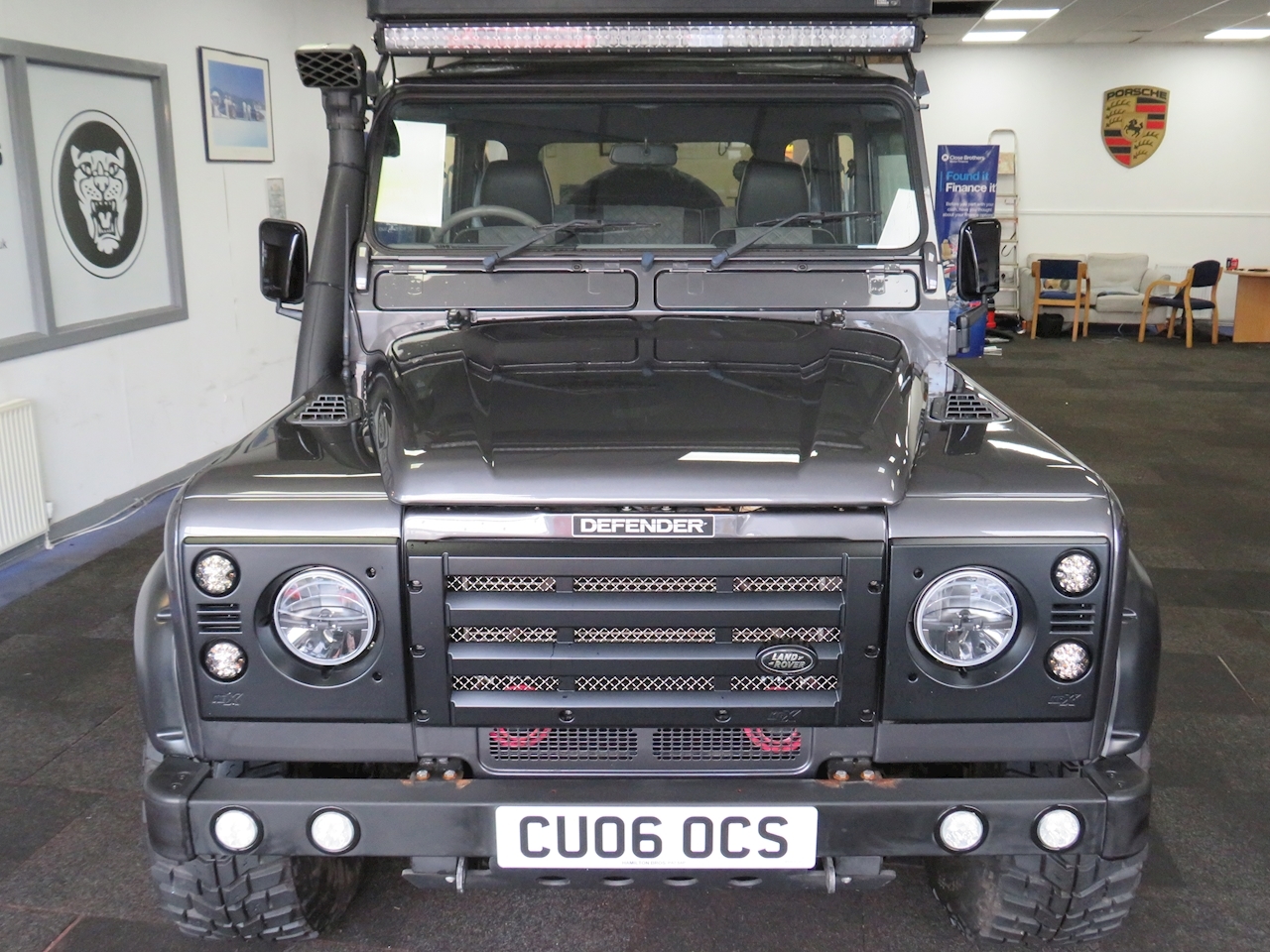 Defender 110 2.5 TD5 County Double Cab 4dr Diesel Manual (120 bhp)