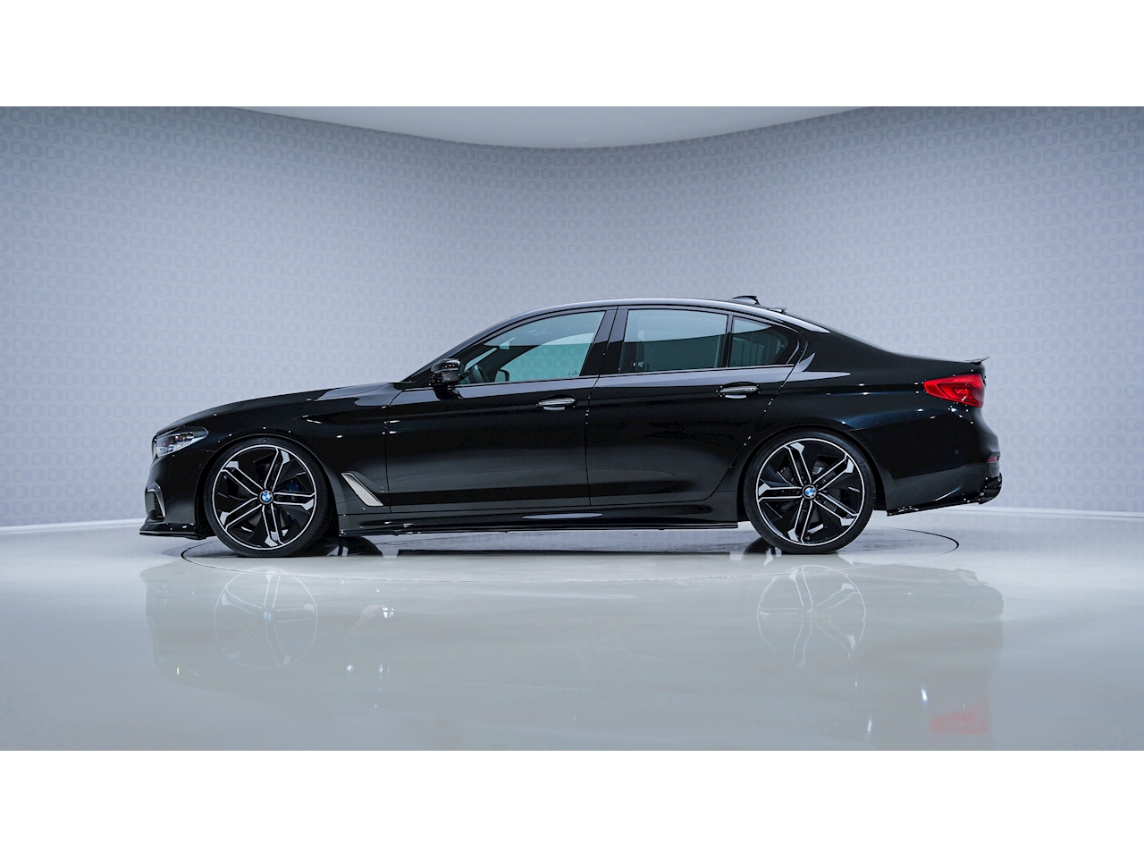 貴重！BMW 5Series 公式ライセンス商品 独BMW、7代目となる新型「5シリーズ」を発表 【ニュース】 - webCG