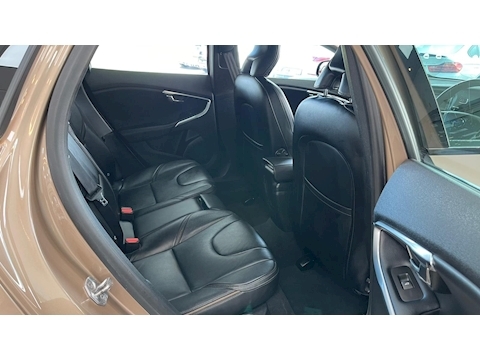 1.6 D2 Lux Hatchback 5dr Diesel Powershift Euro 5 (s/s) (115 ps)