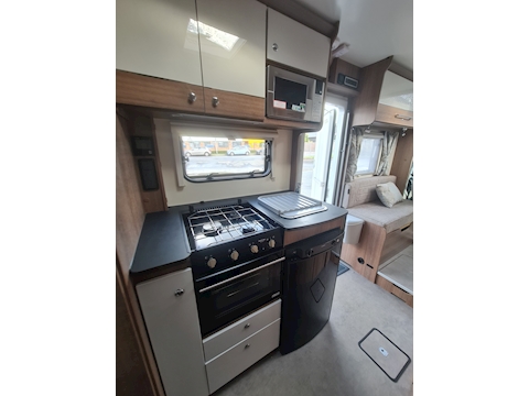 Advance 74-4 Peugeot Boxer 2.0 130 BlueHDI