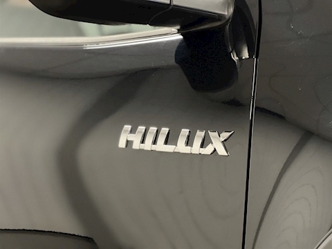 Hilux INVINCIBLE X 4WD D-4D DCB