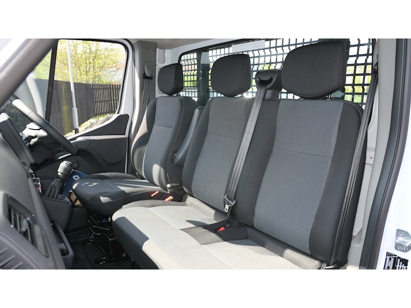 Renault 2.3 dCi 35 Business Dropside 4dr Diesel Manual RWD LWB Euro 6 (Rear Corner Pillars) (130 ps)