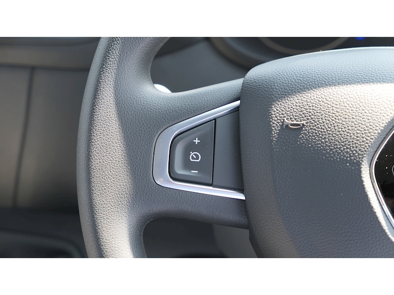 Renault 2.3 dCi 35 Business Dropside 4dr Diesel Manual RWD LWB Euro 6 (Rear Corner Pillars) (130 ps)