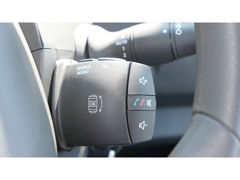 Renault 2.3 dCi 35 Business Dropside 4dr Diesel Manual RWD LWB Euro 6 (Rear Corner Pillars) (130 ps)