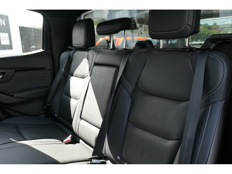 Isuzu 1.9 TD V-Cross Pickup Double Cab 4dr Diesel Auto 4WD Euro 6 (s/s) (164 ps)