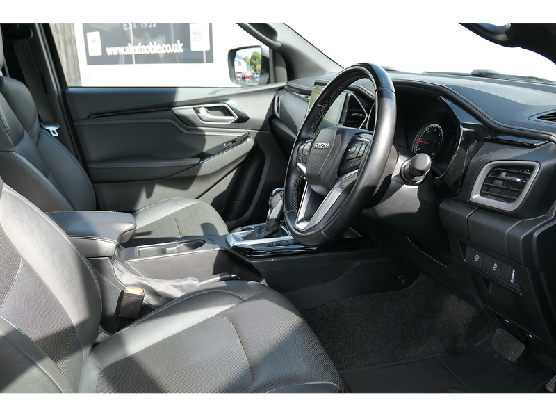 Isuzu 1.9 TD V-Cross Pickup Double Cab 4dr Diesel Auto 4WD Euro 6 (s/s) (164 ps)
