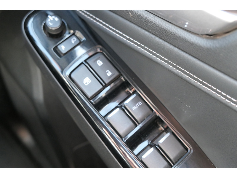 Isuzu 1.9 TD V-Cross Pickup Double Cab 4dr Diesel Auto 4WD Euro 6 (s/s) (164 ps)