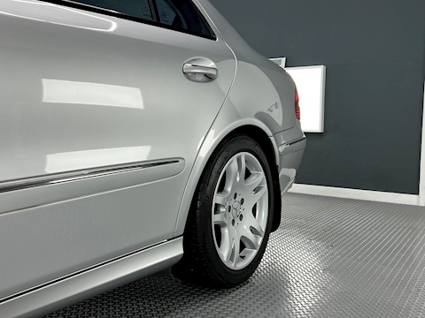 E500 Avantgarde 5.0 4dr Saloon Automatic Petrol