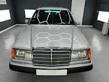 Mercedes-Benz 300D Turbo W124 