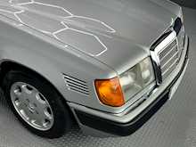 Mercedes-Benz 300D Turbo W124 
