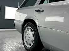 Mercedes-Benz 300D Turbo W124 