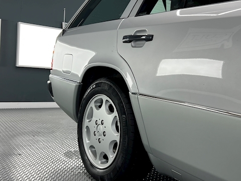 W124 3.0 5dr Estate Automatic Diesel