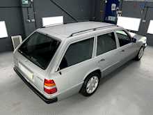 Mercedes-Benz 300D Turbo W124 