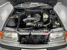 Mercedes-Benz 300D Turbo W124 