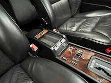 Mercedes-Benz 300D Turbo W124 