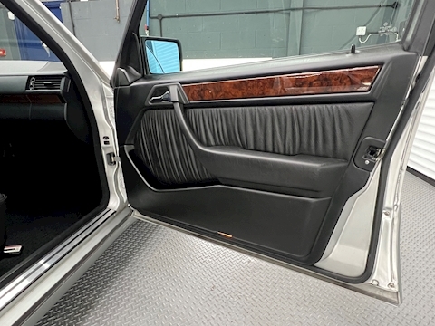 W124 3.0 5dr Estate Automatic Diesel