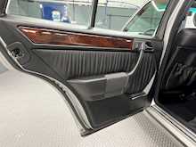 Mercedes-Benz 300D Turbo W124 