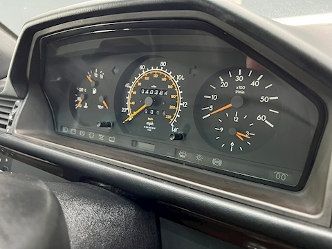 W124 3.0 5dr Estate Automatic Diesel