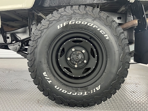 79 Series Single Cab V8 RHD 4.5 2dr Pickup Manual Diesel