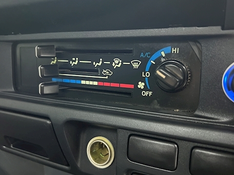 79 Series Single Cab V8 RHD 4.5 2dr Pickup Manual Diesel