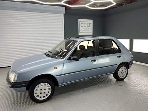 Automatic 1580 5dr Hatchback